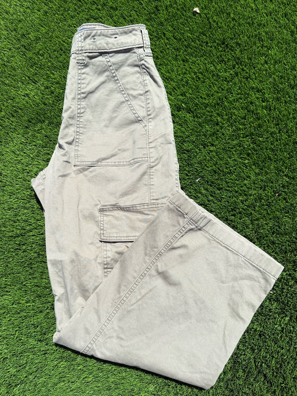 Hollister Ultra High Rise Baggy green woman’s pants